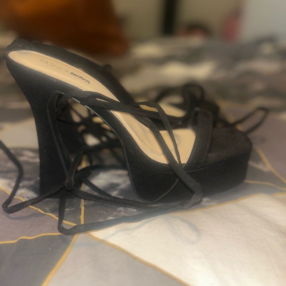 Fashion Nova Elegant Black Lace-Up Heels